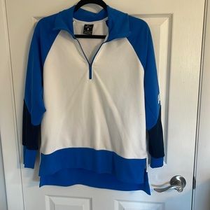 Nike Women’s color block quarter zip sweatshirt!! Size: medium